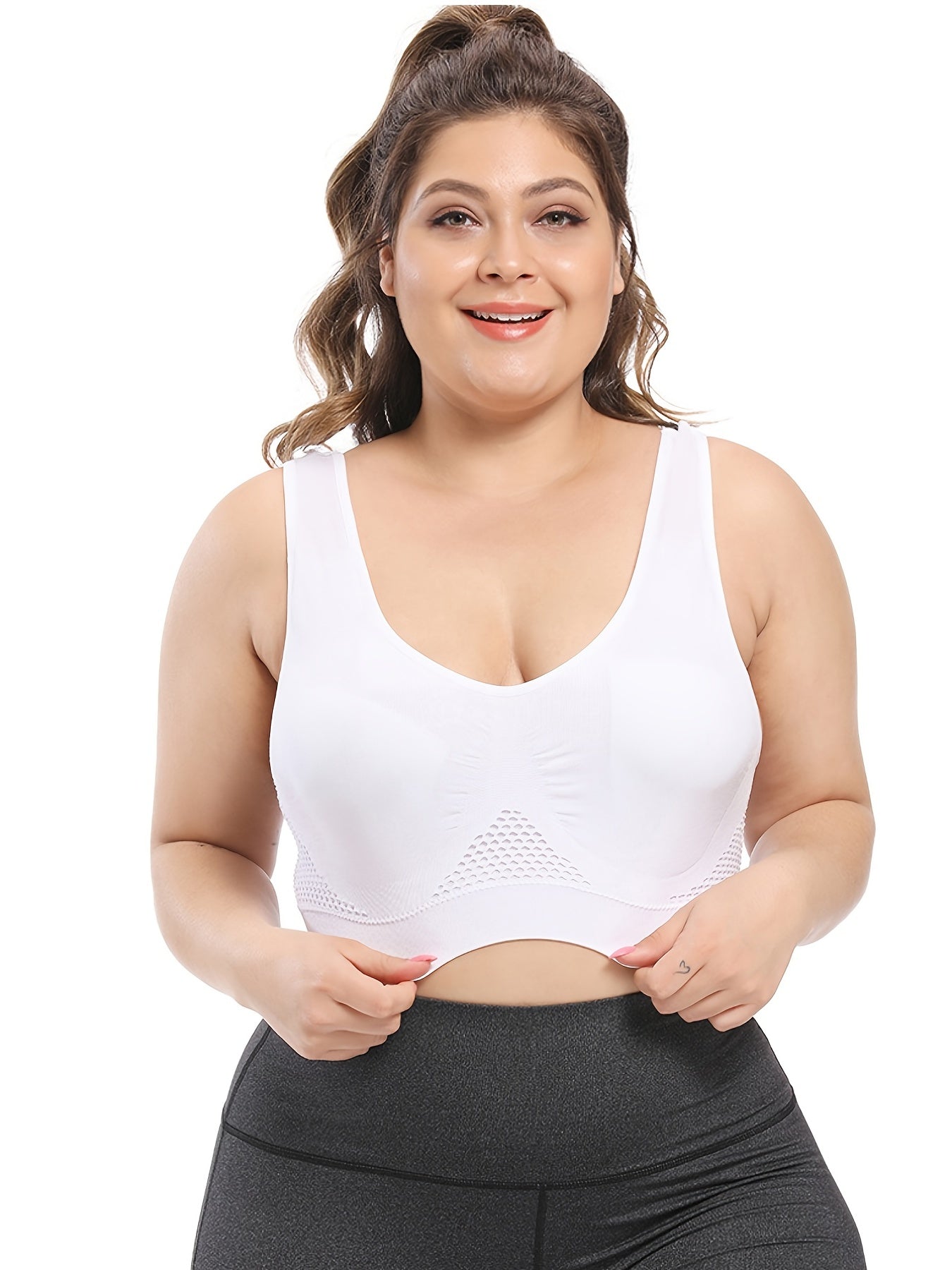 Seamless Plus Size Sports Bra for Women with Removable Pads Breathable Mesh Fabric, Push-Up Fit Vest Style
