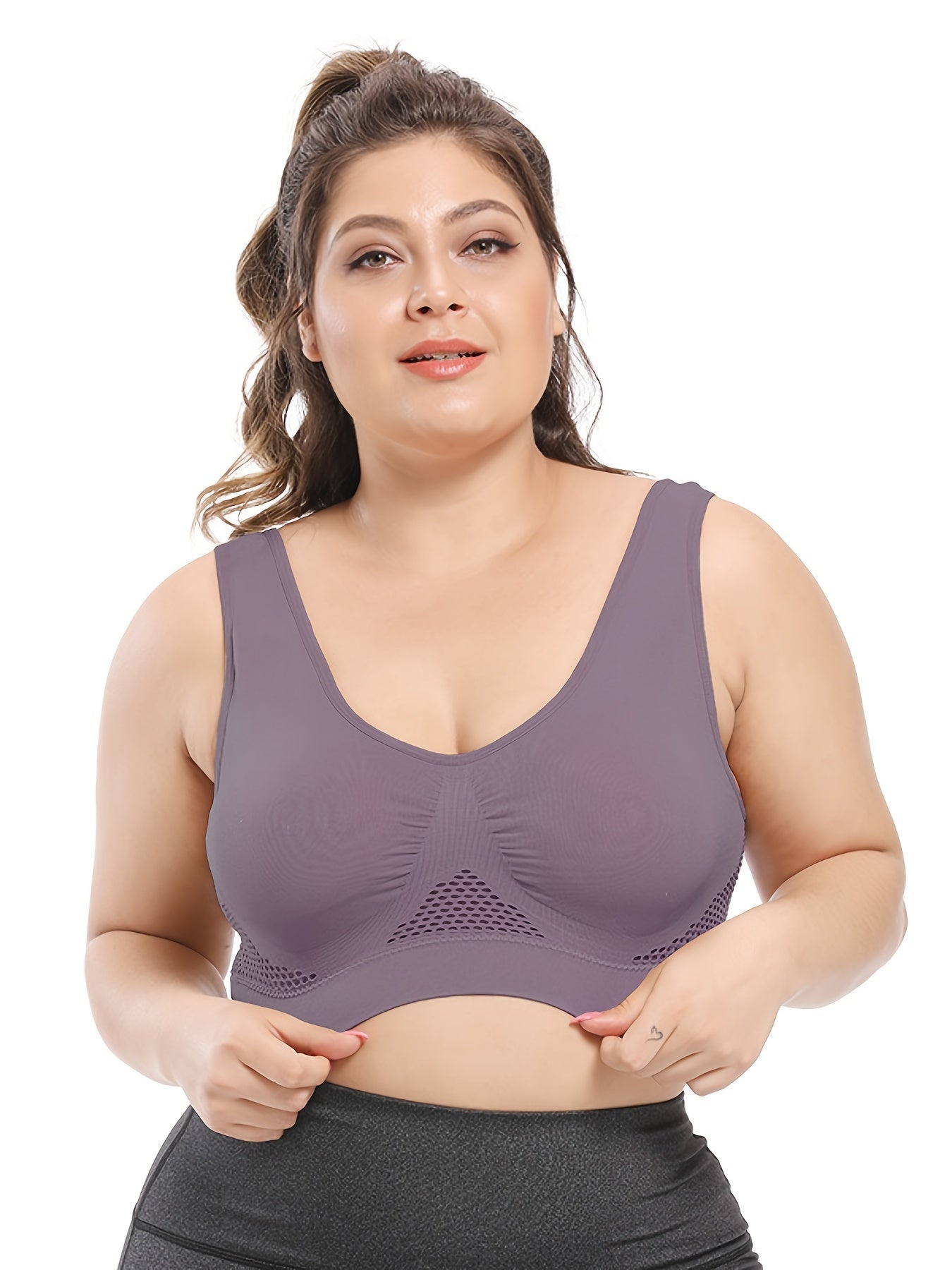 Seamless Plus Size Sports Bra for Women with Removable Pads Breathable Mesh Fabric, Push-Up Fit Vest Style