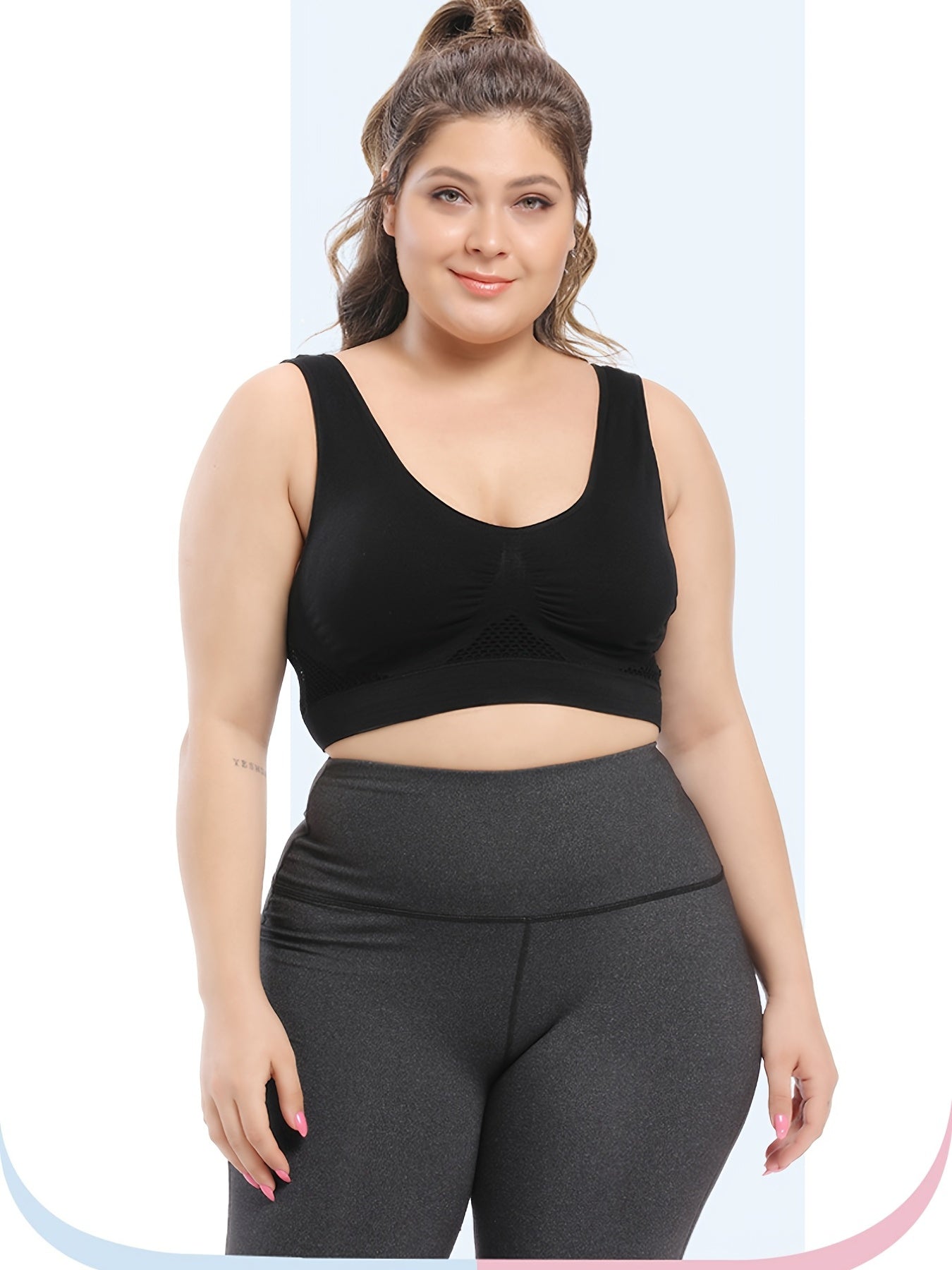 Seamless Plus Size Sports Bra for Women with Removable Pads Breathable Mesh Fabric, Push-Up Fit Vest Style